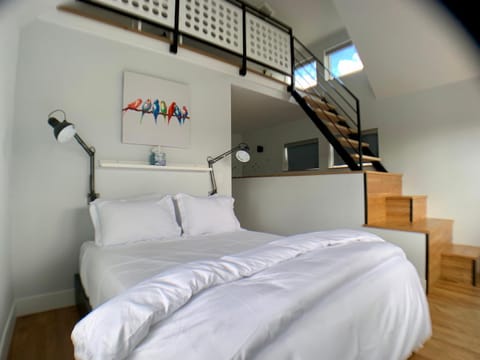 Birdhouse on Green Lake Apartment in Green Lake