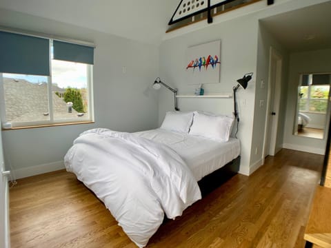 Birdhouse on Green Lake Apartment in Green Lake