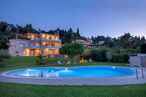 Property building, Swimming pool, Swimming pool