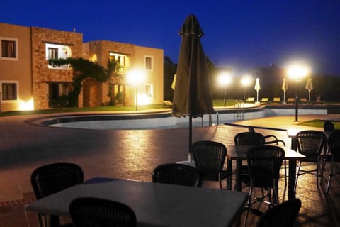 Lounge or bar, Swimming pool, Swimming pool