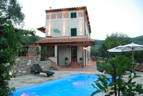 Il Riccio-casale panoramico con piscina in Versilia Apartment in Emilia-Romagna