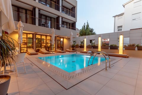 Property building, Swimming pool