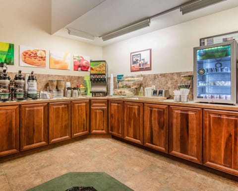 Restaurant/places to eat, Dining area, On site, Breakfast