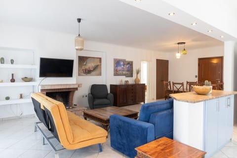 Communal lounge/ TV room, Living room