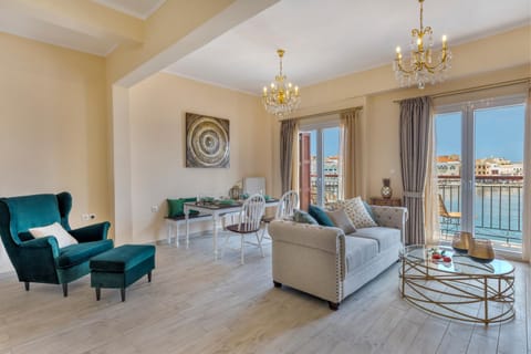 Balcony/Terrace, Living room, Seating area, Dining area