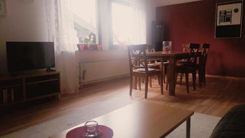 TV and multimedia, Living room, Seating area