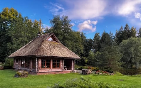 Property building, Natural landscape, Garden, Sauna, Balcony/Terrace, Garden view