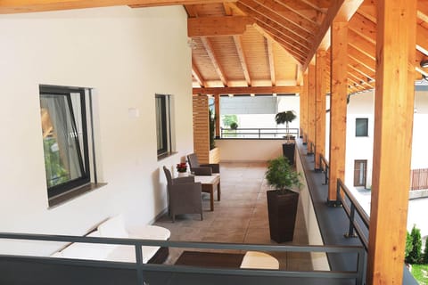 Property building, Balcony/Terrace, Garden view