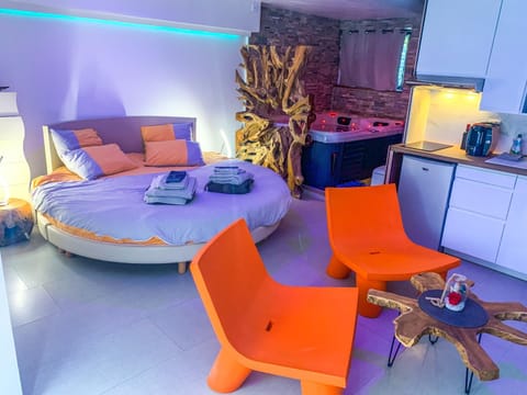 Domaine de la Besnerie Gites avec SPA Privatif à 10 min du Mont St Michel House in Brittany