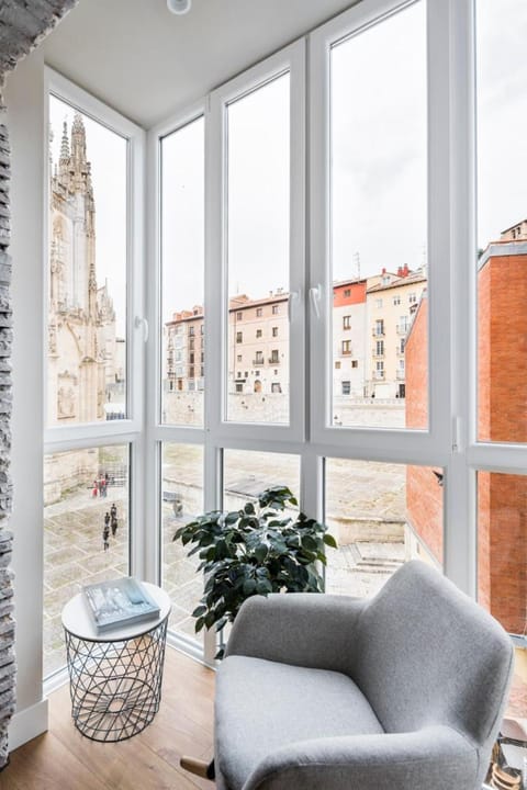 Nearby landmark, Living room, Seating area, City view, Street view