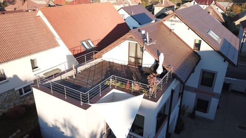 Off site, Bird's eye view