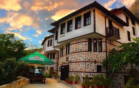 Property building, Summer, On site, Sunset