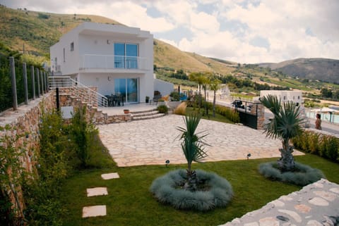 Garden, Balcony/Terrace
