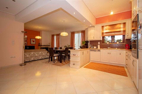 Kitchen or kitchenette, Living room, Dining area