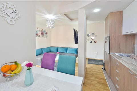 Kitchen or kitchenette, Living room, Dining area