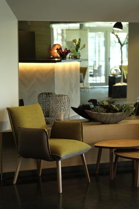 Lobby or reception, Decorative detail