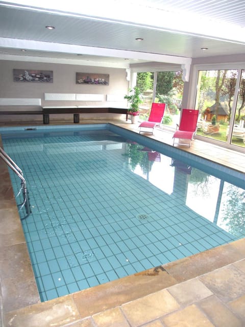 Swimming pool, Swimming pool