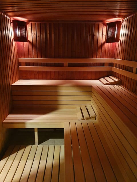 Property building, Sauna, Spa and wellness centre/facilities, Decorative detail, On site