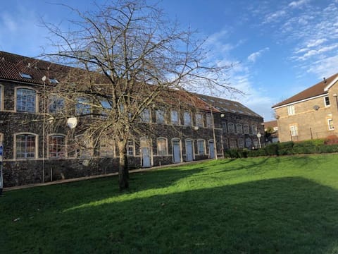 Superb Peaceful 1 bed apartment in St George. Apartment in Bristol