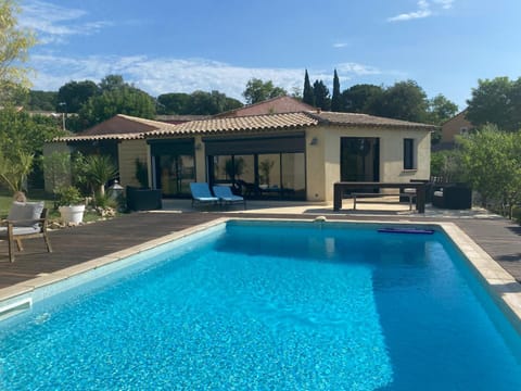 Property building, Patio, Day, Garden view, Pool view, Swimming pool, sunbed