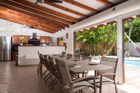 Kitchen or kitchenette, Pool view