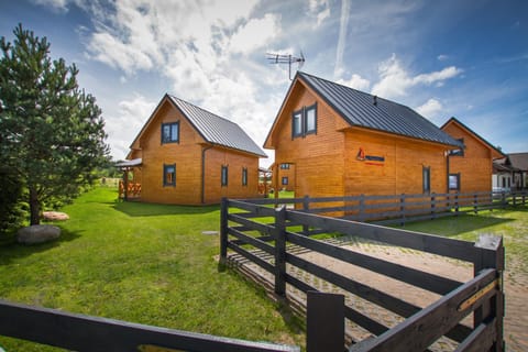 Przystań Domki w Lubiatowie Campground/ 
RV Resort in Pomeranian Voivodeship