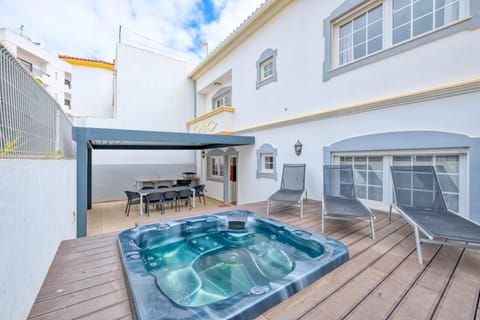 Hot Tub, Balcony/Terrace, sunbed