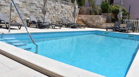 Swimming pool, Swimming pool