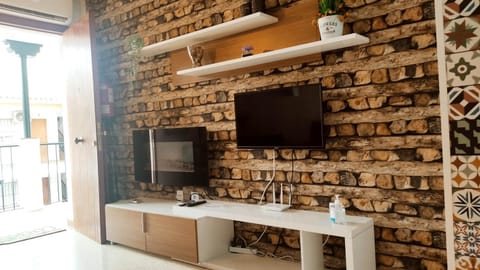Communal lounge/ TV room, TV and multimedia