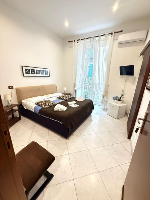 TV and multimedia, Photo of the whole room, Bedroom, towels