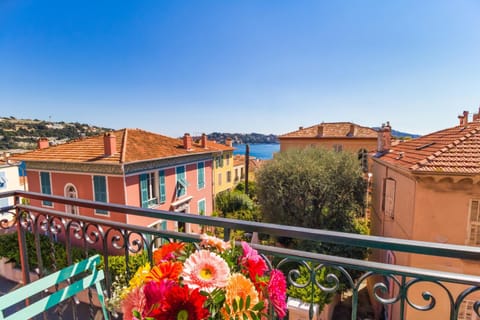 NEW ! SEA VIEW Design + Balcony 203 Apartment in Villefranche-sur-Mer