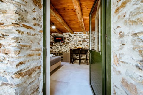 Ellafos Traditional Living-Elafonisi Couples Retreat Apartment in Crete