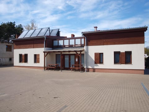 Property building, Patio, Facade/entrance
