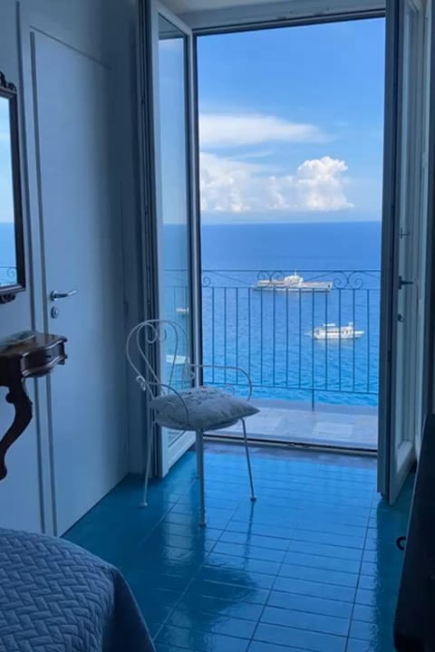 Natural landscape, View (from property/room), Balcony/Terrace, Bedroom, Sea view