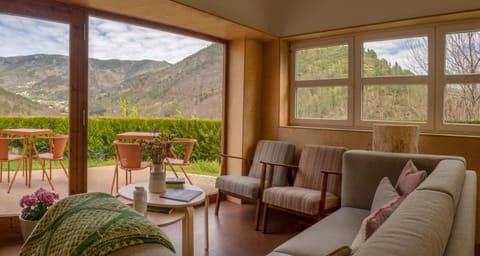Living room, Mountain view