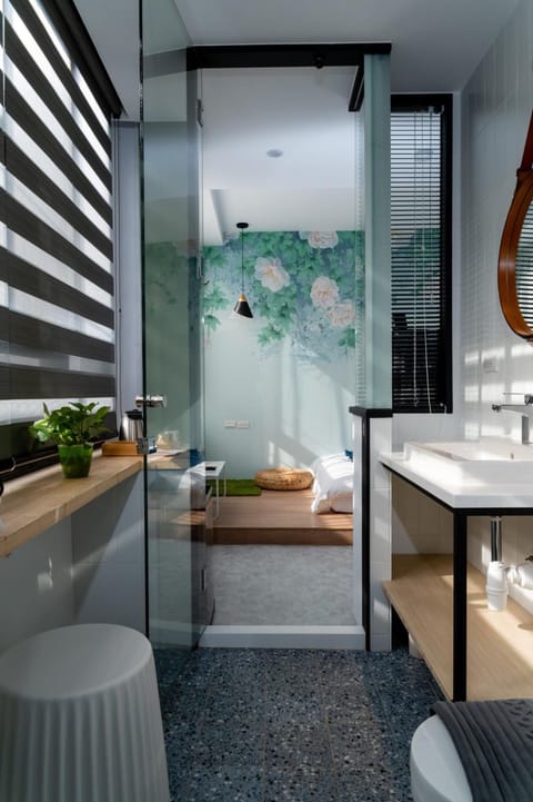 Bathroom, Photo of the whole room