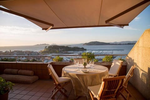 Balcony/Terrace, Landmark view, Sea view