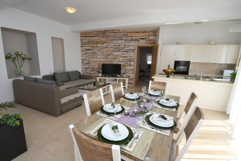 Kitchen or kitchenette, Living room, Dining area