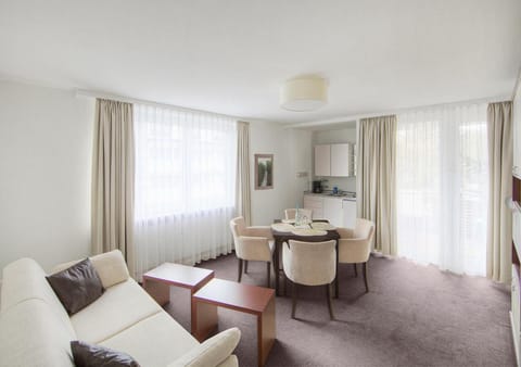 Living room, Photo of the whole room, Dining area