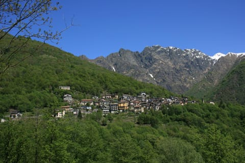 Spring, Natural landscape, View (from property/room), Hiking, Mountain view, Sports
