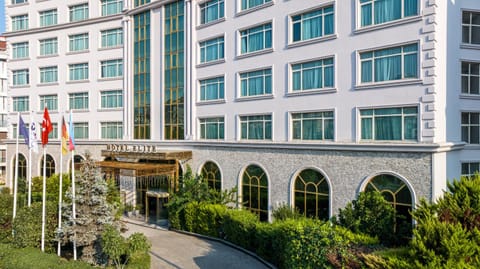 Property building, Facade/entrance