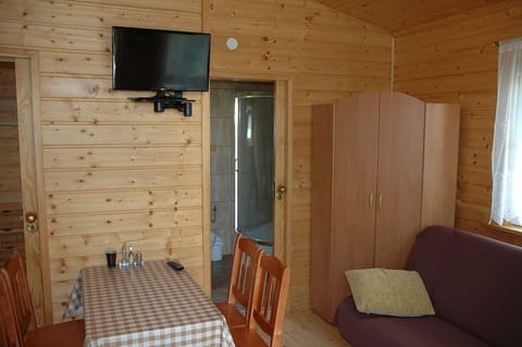 Communal lounge/ TV room, TV and multimedia, Living room, Seating area, Dining area