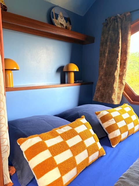 La roulotte CIRCUS des Grillots Campground/ 
RV Resort in Bourgogne-Franche-Comté