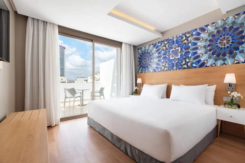 Bed, View (from property/room), Balcony/Terrace, Bedroom
