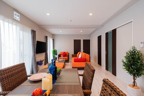 Communal lounge/ TV room, Living room, Dining area