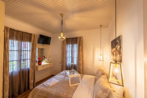 Bed, TV and multimedia, Photo of the whole room
