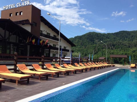 Swimming pool, Swimming pool