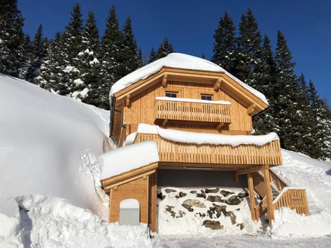Property building, Facade/entrance, Winter