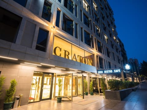 Property building, Facade/entrance, Night, Street view