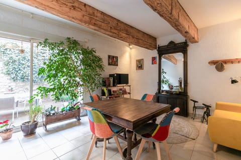 TV and multimedia, Living room, Seating area, Internal: Not applicable to any particular room